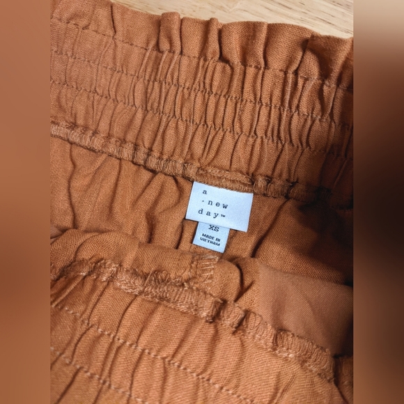 A New Day - Women's burnt orange high-waisted pull-on shorts - Picture 4 of 6